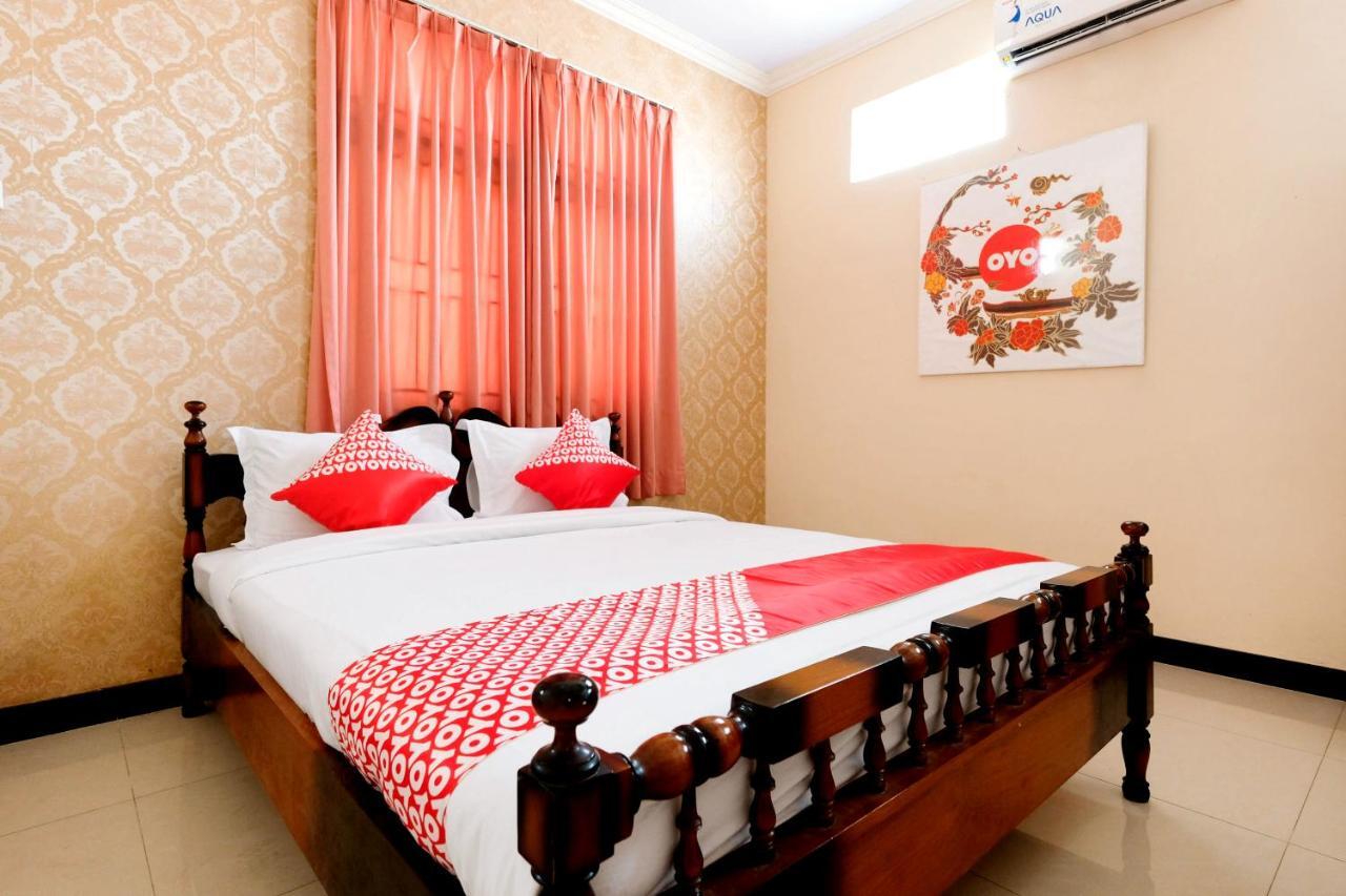 Oyo 338 Guest House Omah Manahan Syariah Solo Buitenkant foto