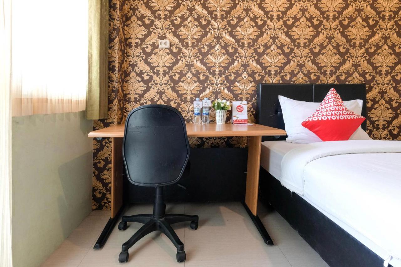 Oyo 338 Guest House Omah Manahan Syariah Solo Buitenkant foto