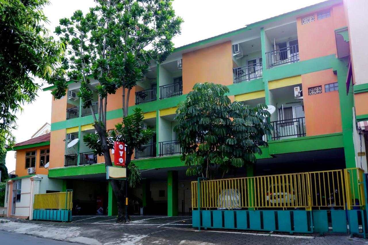 Oyo 338 Guest House Omah Manahan Syariah Solo Buitenkant foto